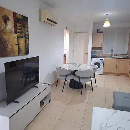 Felicity Apartman